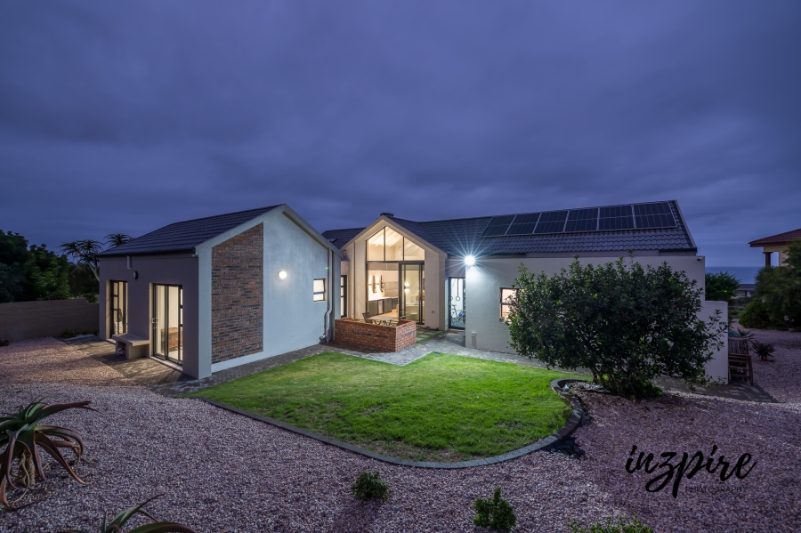 3 Bedroom Property for Sale in Village On Sea Western Cape